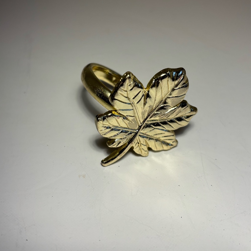 Napkin Rings Variety Set Of 6 Christmas Tree Sea Shell Flower Leaf Reindeer Star - Picture 5 of 13